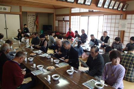 交流しながら食事